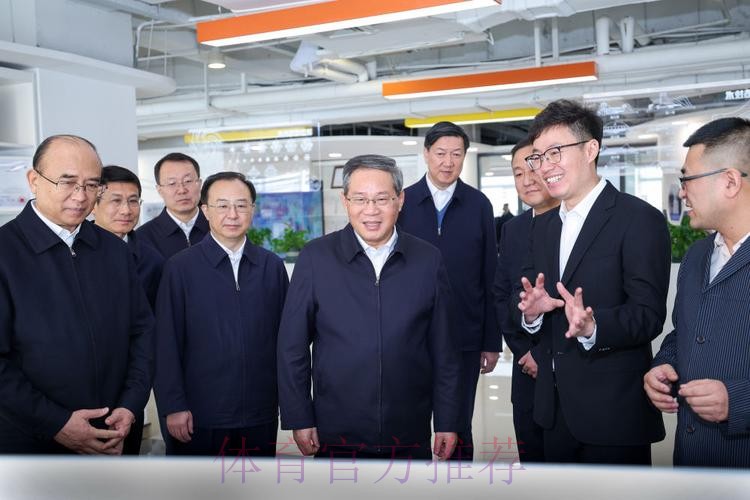 李强在黑龙江调研时强调 大力发展冰雪运动冰雪经济 打造服务消费新亮点和经